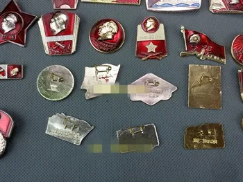 96 vnt Raudona nostalgiškas kolekcija Kultūrinė Revoliucija, Mao emblemos didelės visiškai naujas Mao medaliai su knyga