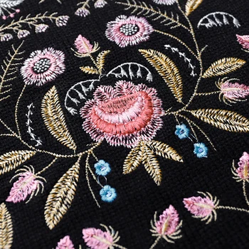 2020 m. Pavasarį naujų etninių stiliaus, siuvinėtų megztinis moterų prarasti trumpas sunkiosios pramonės gėlių juoda vintage palaidinė B-162