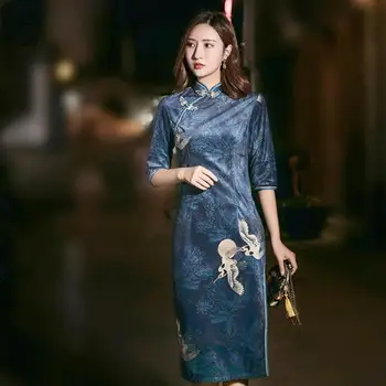 Kinų Tradicinė Derliaus Veliūras Moterų Cheongsam Elegantiškas Pusę Rankovės Trumpos Qipao Klasikinis Mandarinų Apykaklės Suknelė Didelis Dydis 3XL