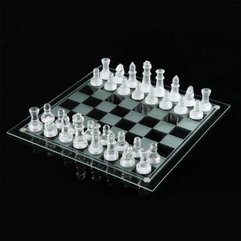 Stikliniai šachmatai žaidimas naudoja aukštos kokybės amatų krištolo stiklinių šachmatų lenta vaikų šalis šeimos pramogų žaidimas
