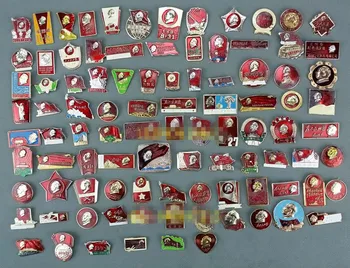 96 vnt Raudona nostalgiškas kolekcija Kultūrinė Revoliucija, Mao emblemos didelės visiškai naujas Mao medaliai su knyga