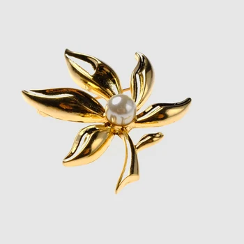 Amorita boutique aukso spalvos gėlių dizaino Sagės